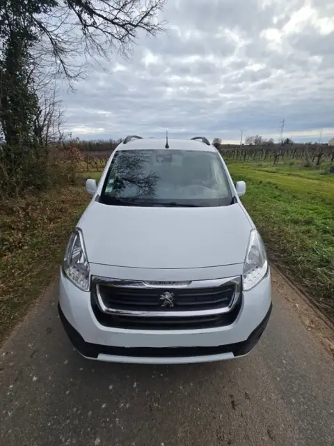 Peugeot Partner Tepee reprogrammé chez Charente Reprog
