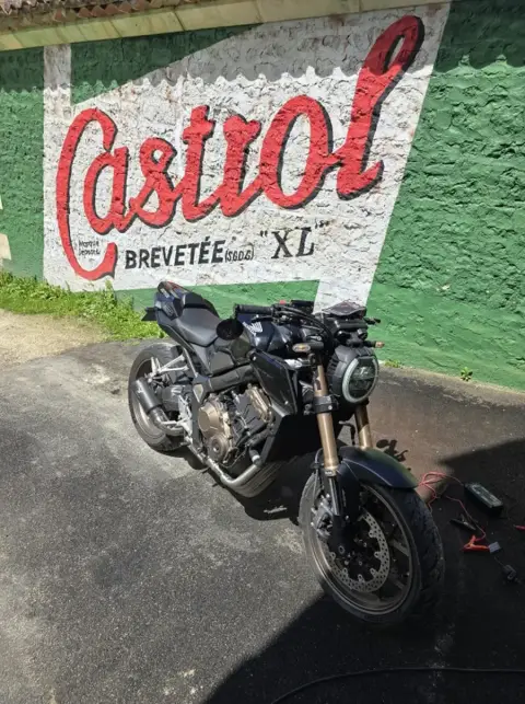Honda Cb 650 R reprogrammé chez Charente Reprog