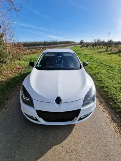 Renault Megane Iii Coupé reprogrammé chez Charente Reprog