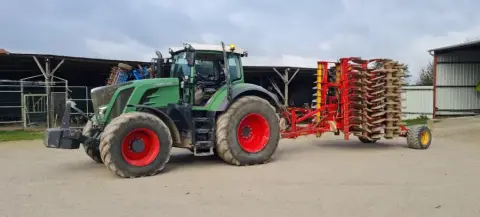 Fendt 824 Vario Scr reprogrammé chez Charente Reprog