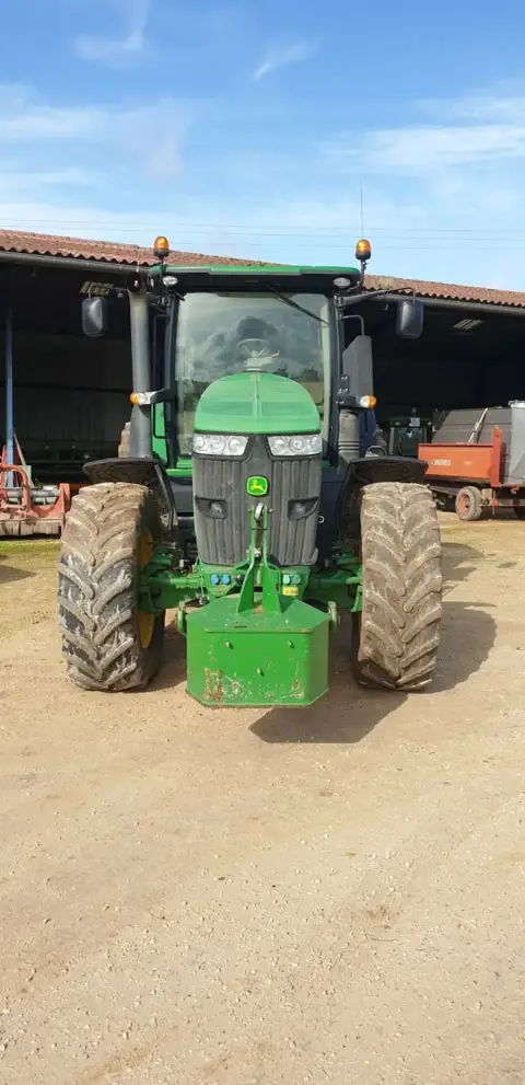 John Deere 7215 R reprogrammé chez Charente Reprog